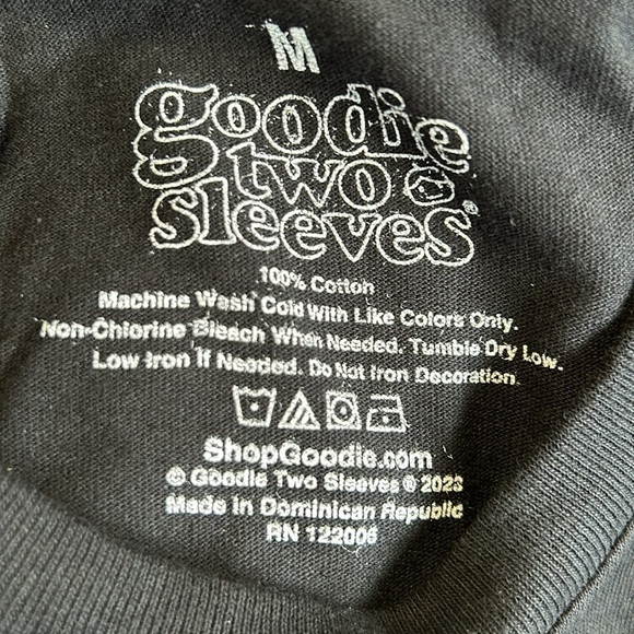 NWOT Goodie Two Sleeves Raceway Champion New York Men’s Size Medium Racing Tee - Picture 3 of 3